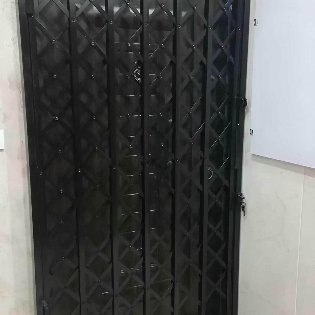 درب آکاردئونی در ایلام