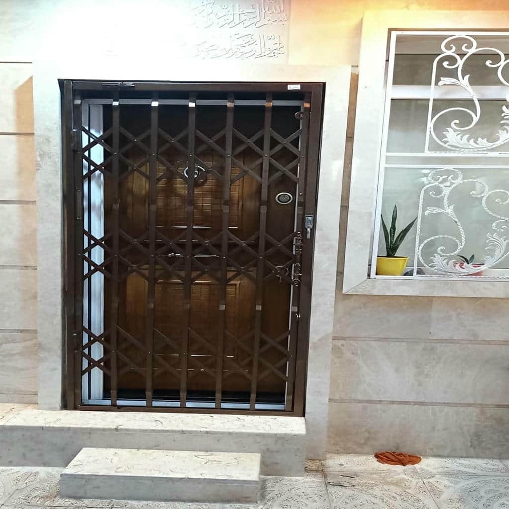 نصب درب آکاردئونی چهارگل در ساری