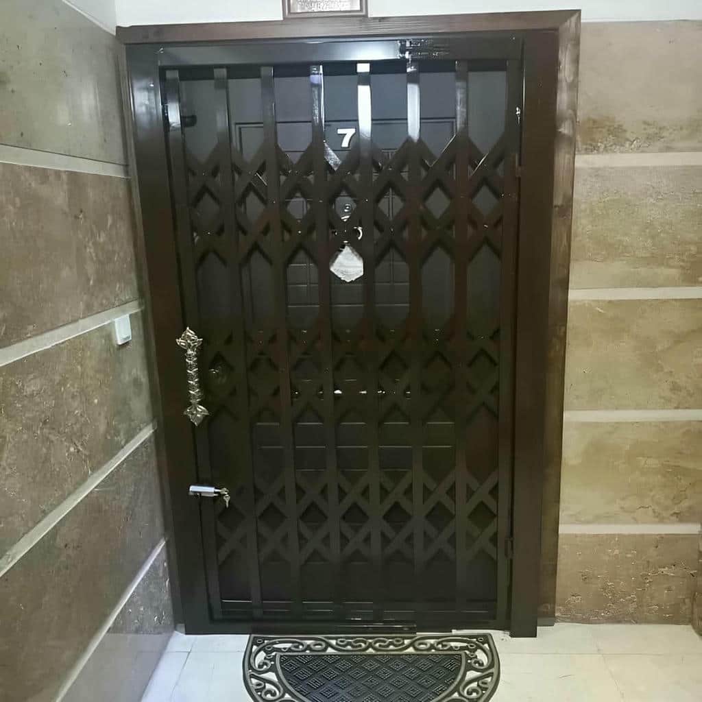 نصب درب آکاردئونی چهارگل در کرج