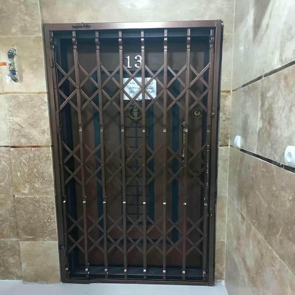 نصب درب آکاردئونی چهارگل در بیرجند