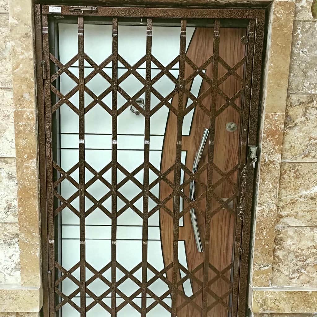 نصب درب آکاردئونی چهارگل در ایلام