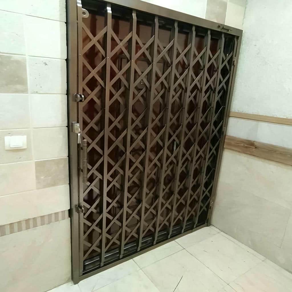 نصب درب آکاردئونی چهارگل در طالقان