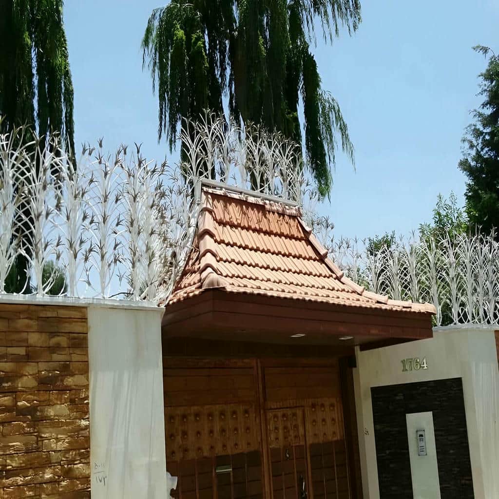 نصب حفاظ شاخ گوزنی دیوار ساختمان در شهرکرد