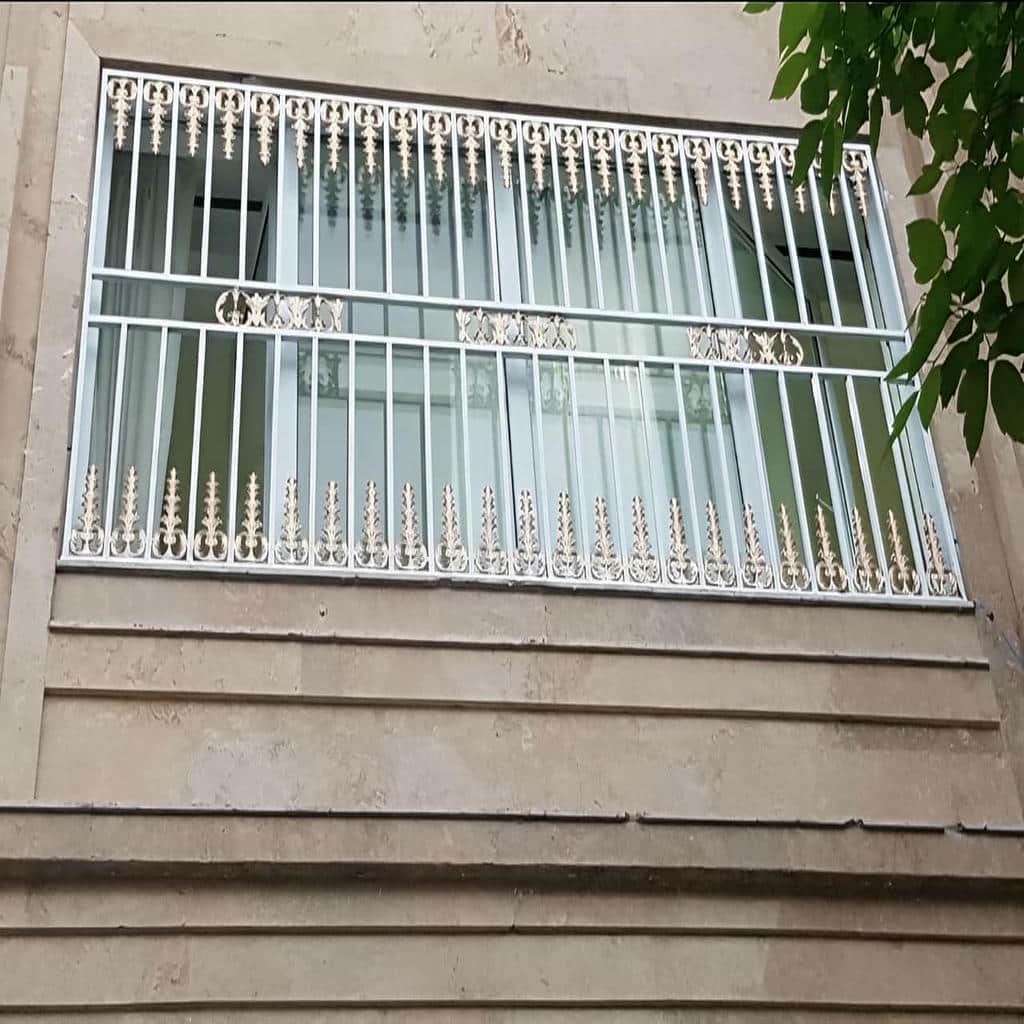 قیمت حفاظ پنجره مدرن و لوکس ویلا فرفورژه مدرن در گیلان