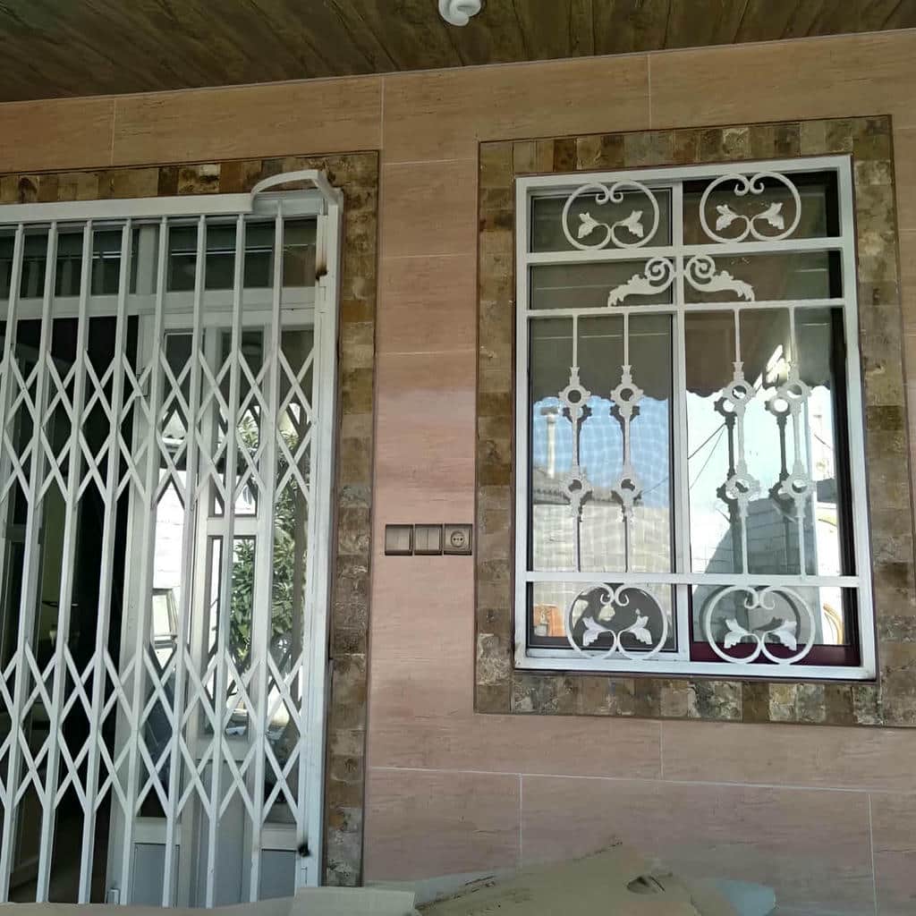 نصب حفاظ پنجره مربعی در هشتگرد