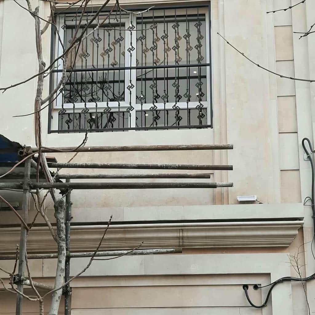 نصب حفاظ پنجره مدرن مربعی در نسیم شهر