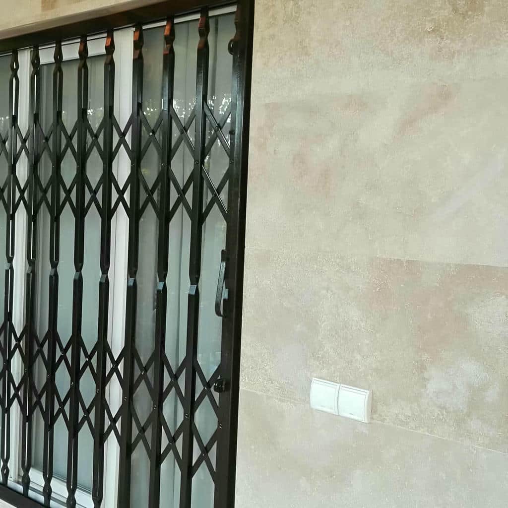 نصب حفاظ پنجره گرد کلاسیک در نیشابور