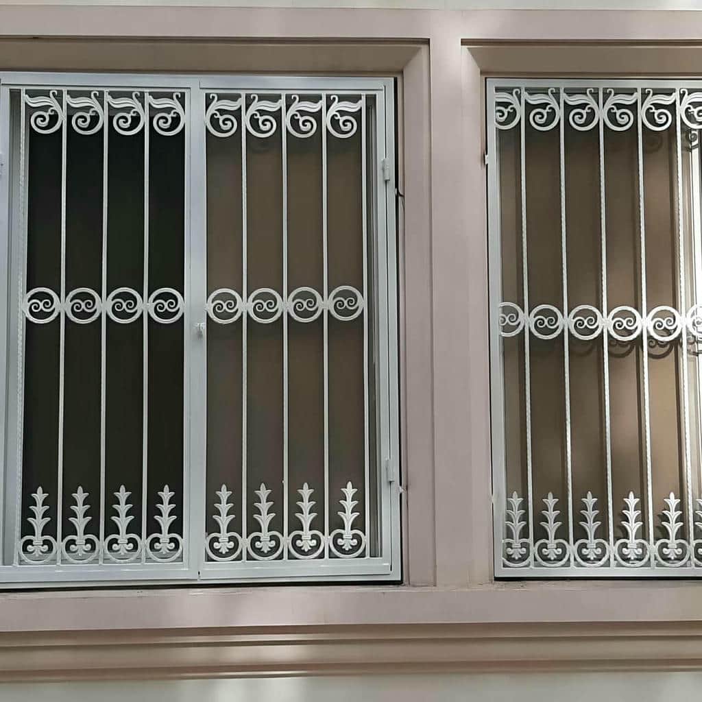 نصب حفاظ پنجره کلاسیک گرد در رشت