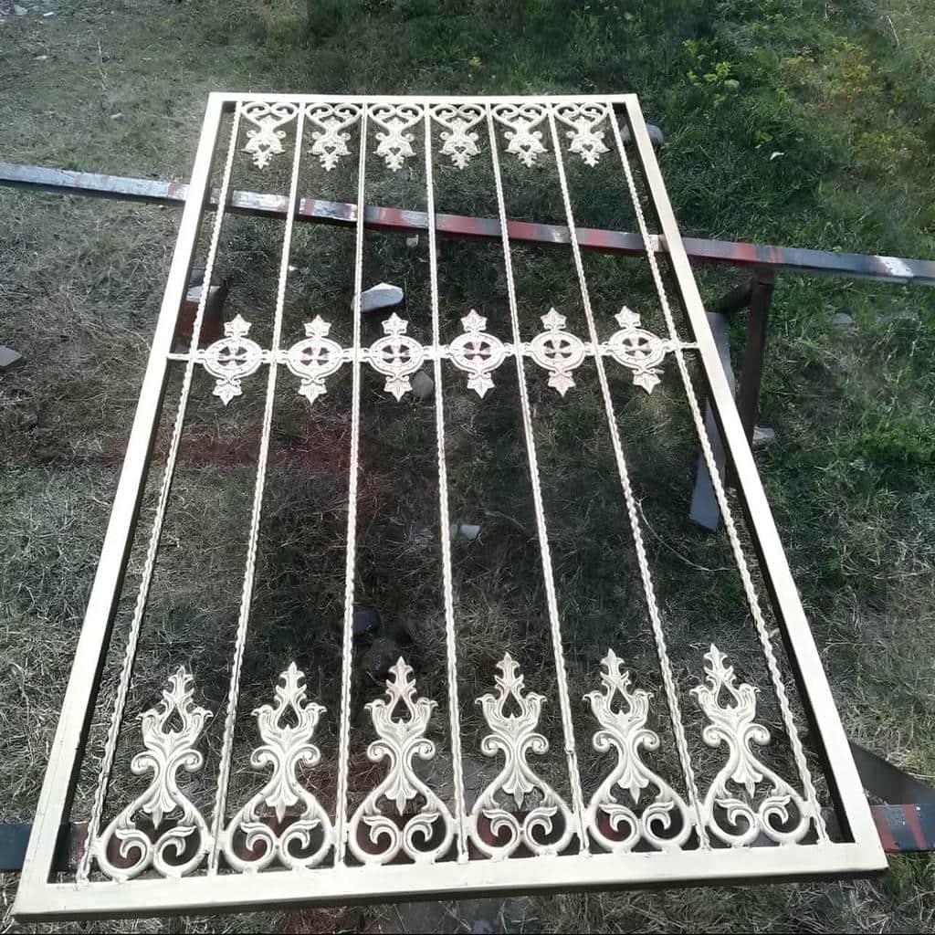 حفاظ پنجره در عظیمیه کرج