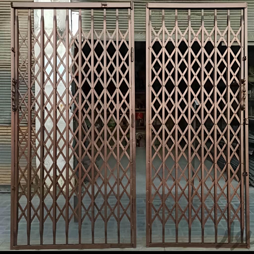 درب آکاردئونی با تسمه ضخیم