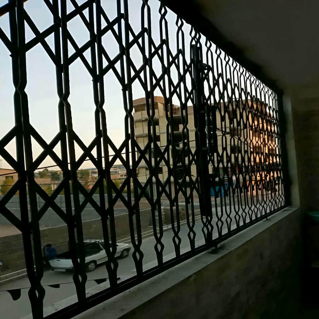 درب آکاردئونی با رنگ مقاوم