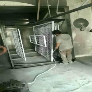 سفارش حفاظ پنجره ساده مدرن و فرفورژه متناسب با نمای ساختمان