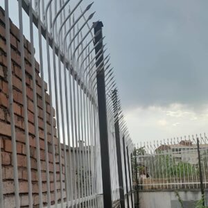 4 نمونه حفاظ سرنیزه ای دیوار