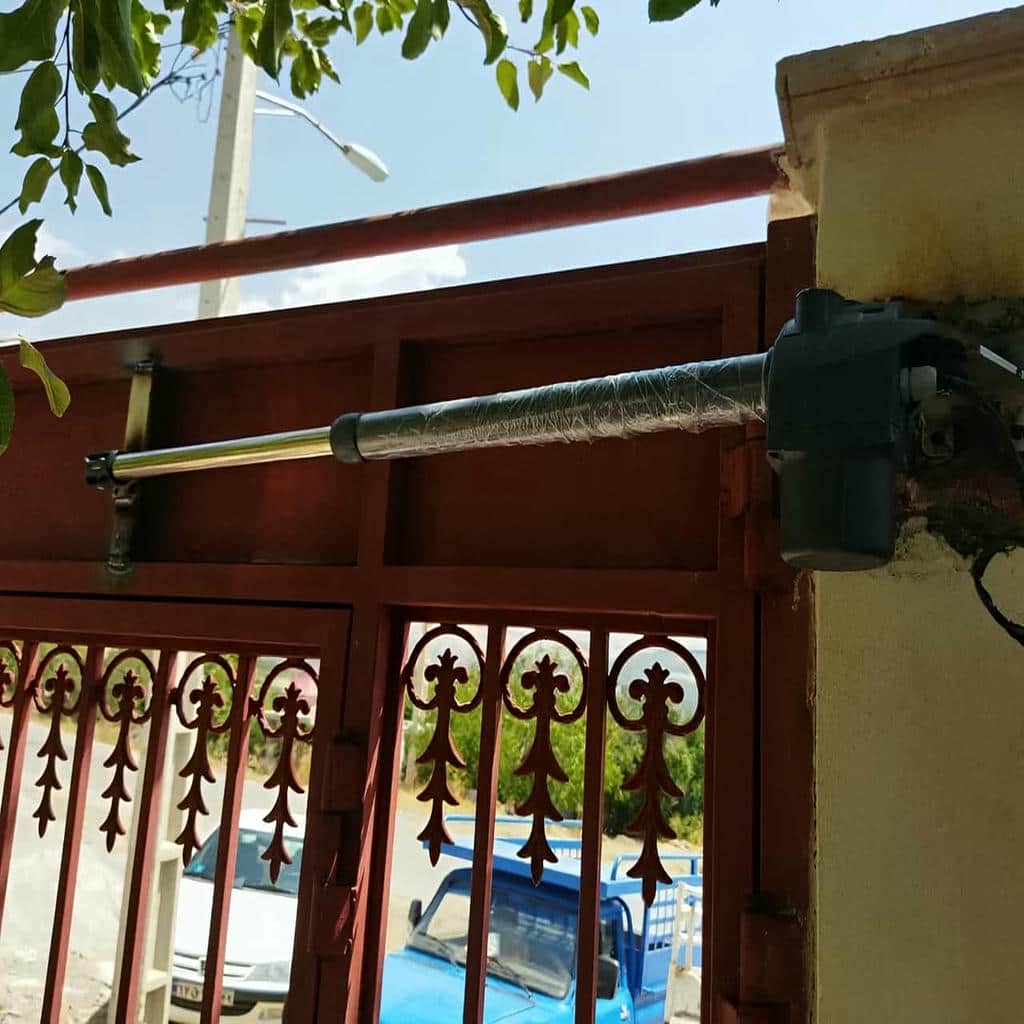جک بازویی درب فلزی با رنگ بدنه هماهنگ با فریم