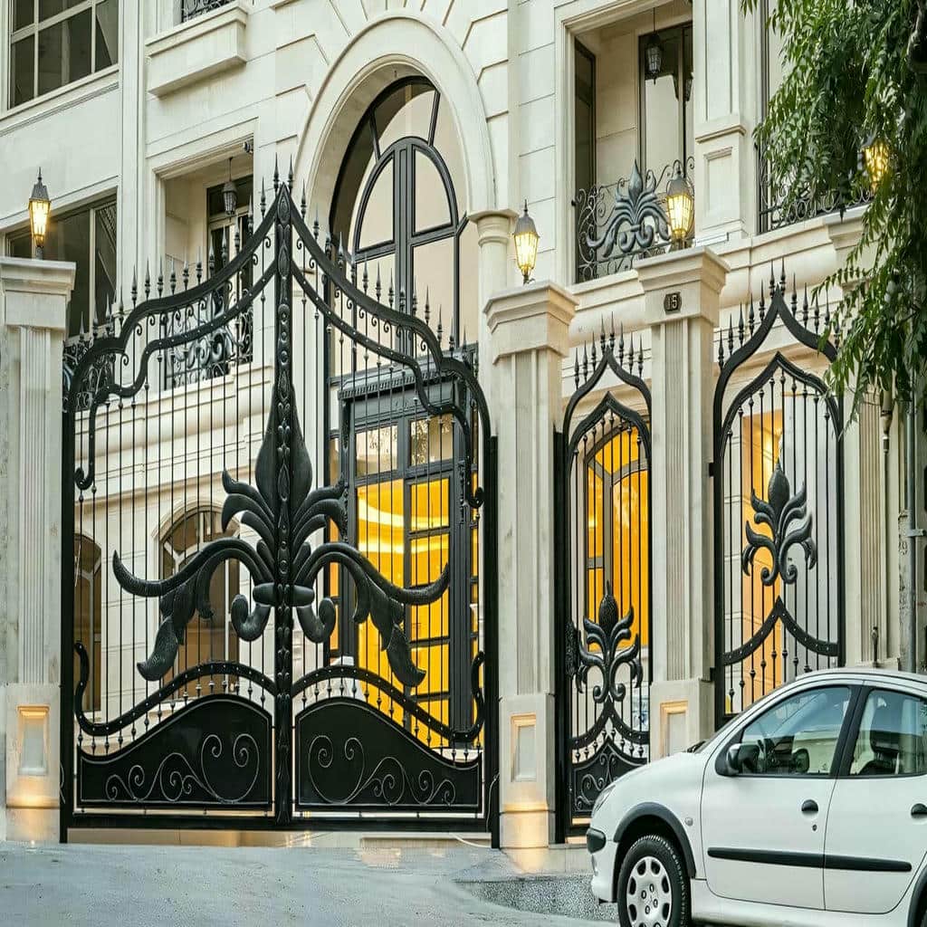 درب نفررو فلزی حیاط با برش دقیق پروفیل