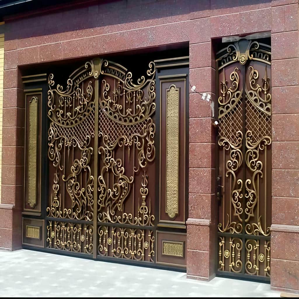 درب حیاط فلزی فرفورژه با فریم مقاوم آهنی