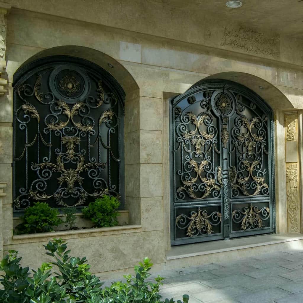 درب حیاط فلزی تک لنگه با دستگیره فلزی ساده