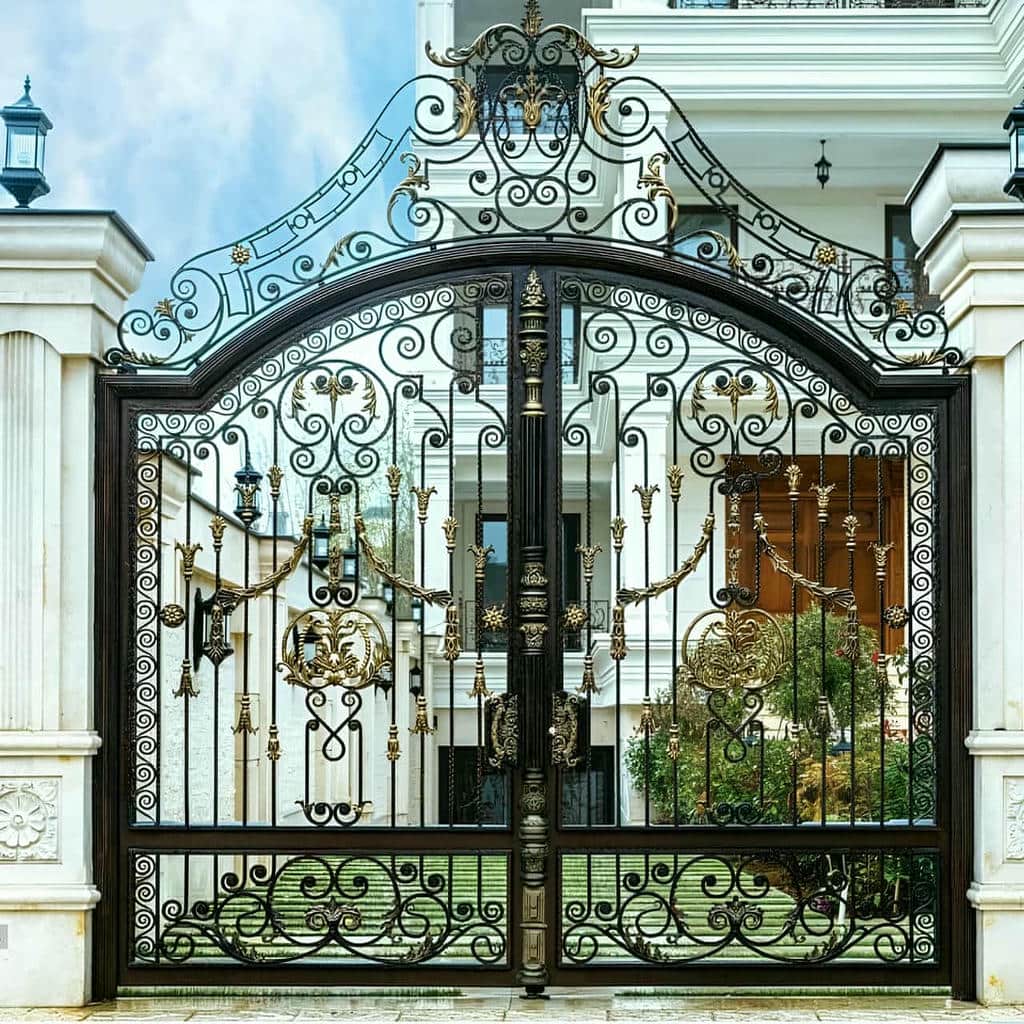 درب فلزی پارکینگ ویلایی با فریم تقویت شده کنار لولا