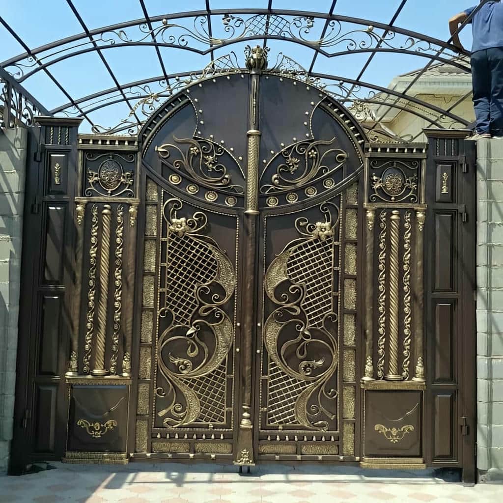 درب فلزی پارکینگ با چرخ ریلی روان