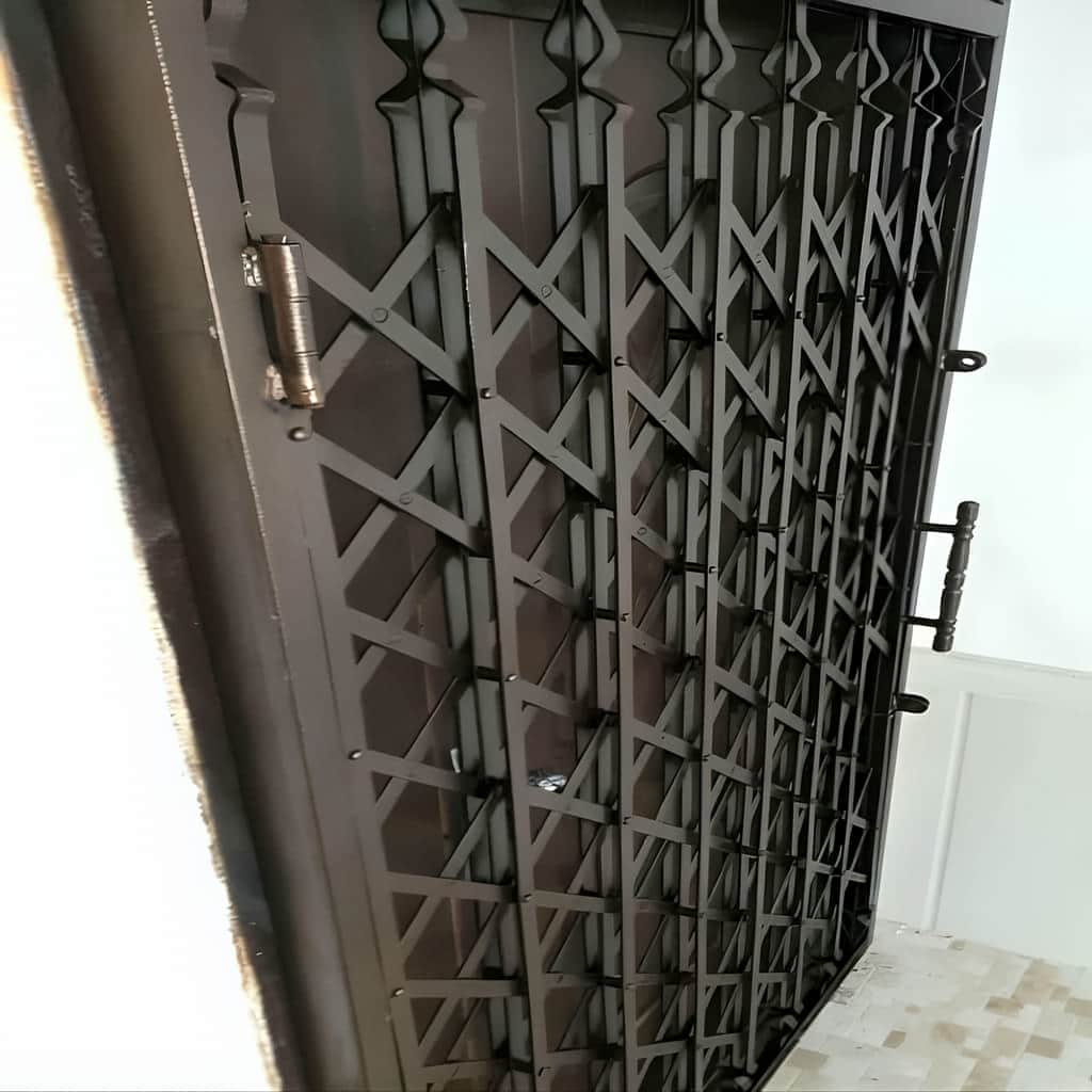 درب آکاردئونی لوکس با پرچ مخفی دقیق
