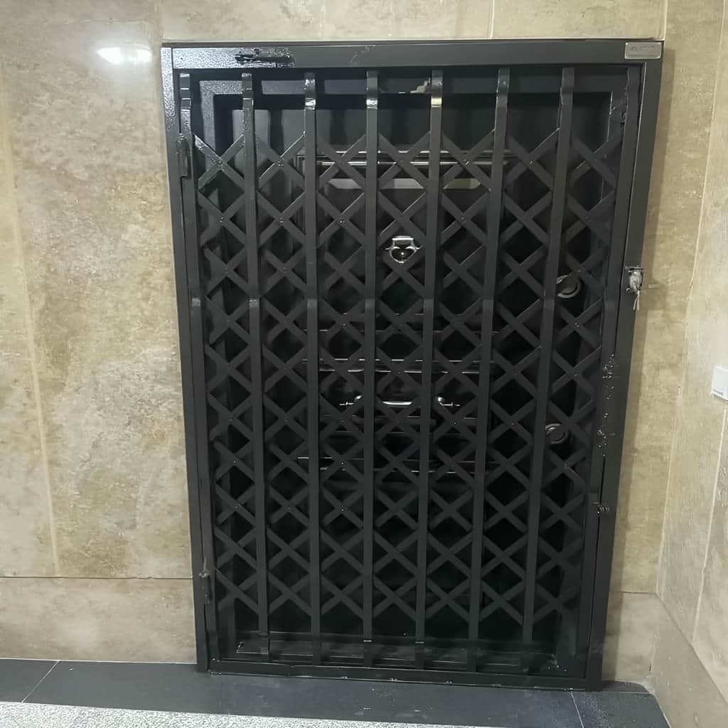 حفاظ آکاردئونی قابل حمل با نصب مجدد روی ورودی