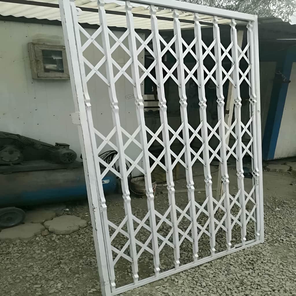 حفاظ آکاردئونی با ریل روان فلزی