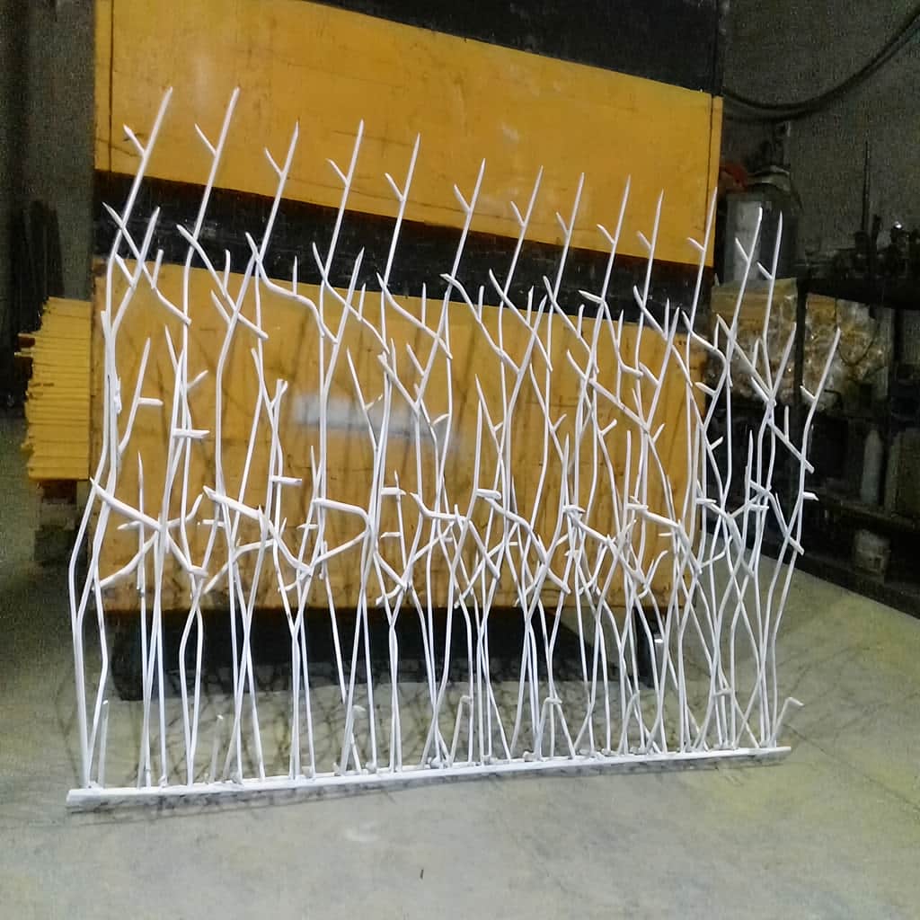 نرده حفاظ دیوار با پایه گذاری تراز