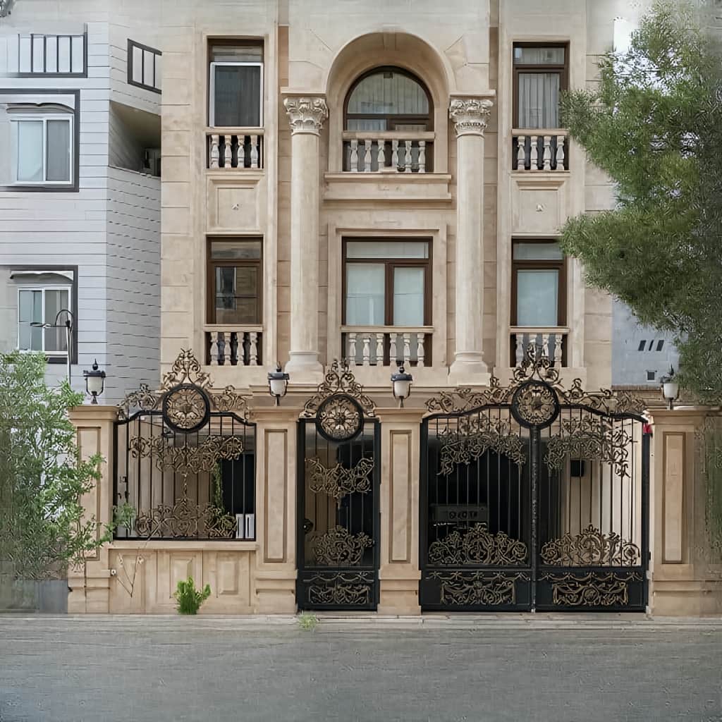 درب فلزی حیاط و پارکینگ با ریل روان و بازشوی دقیق