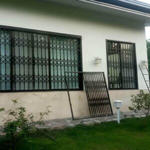 عوامل تعیین کننده قیمت درب آکاردئونی و برآورد هزینه