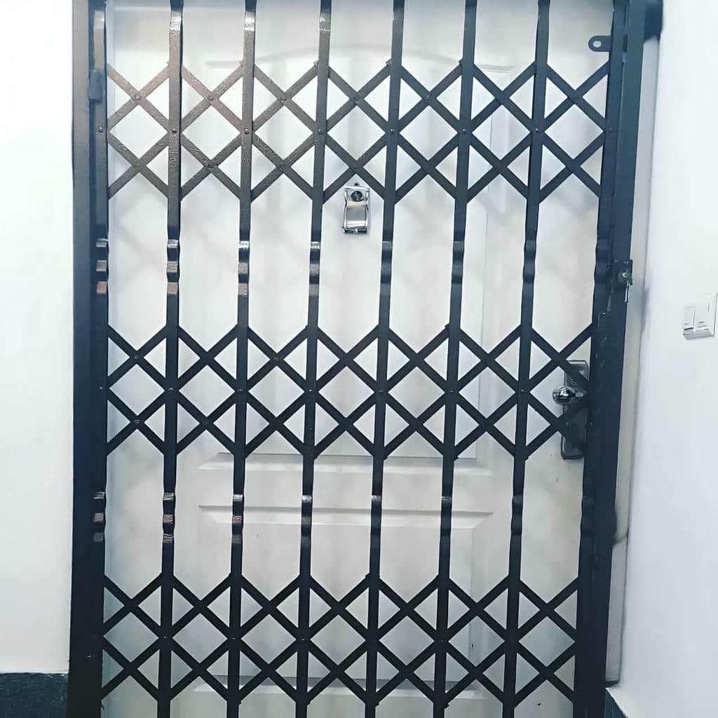 درب آکاردئونی آپارتمان با قفل کتابی تقویتی