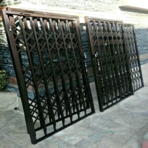 درب آکاردئونی فلزی آپارتمانی با حفاظ ورودی مطمئن