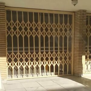 قیمت درب آکاردئونی و عوامل اصلی تعیین آن