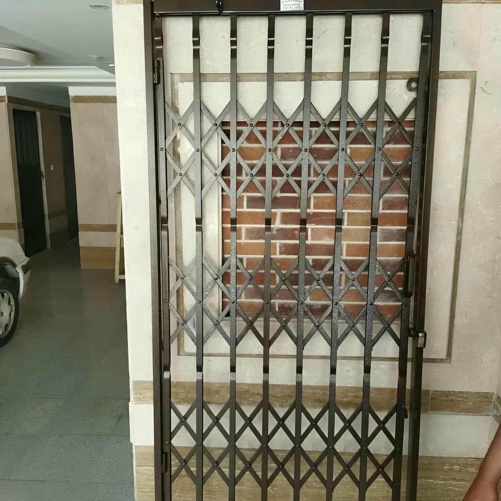 درب آکاردئونی با ریل دقیق و روان
