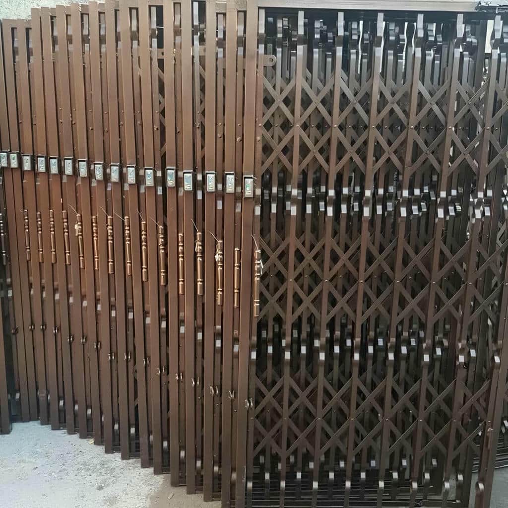 درب آکاردئونی ضد سرقت با جوشکاری تمیز بدنه