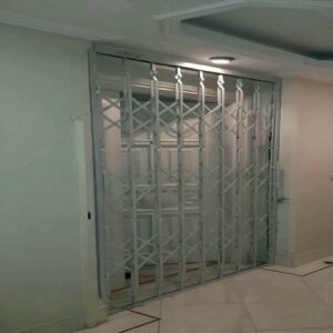 درب آکاردئونی مقاوم با امنیت بالا و طراحی جذاب