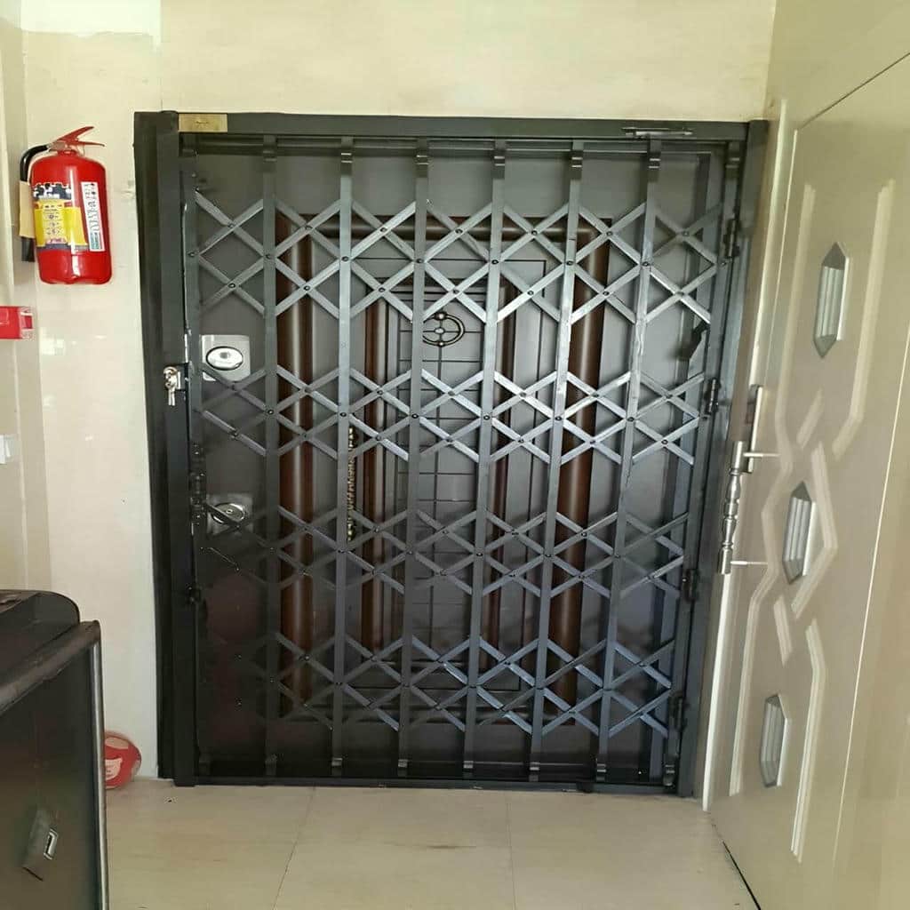 درب آکاردئونی لوکس با ریل روان فلزی