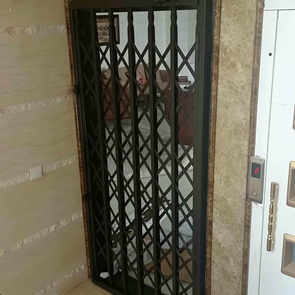 درب آکاردئونی فلزی برای ورودی مستحکم و قابل اعتماد