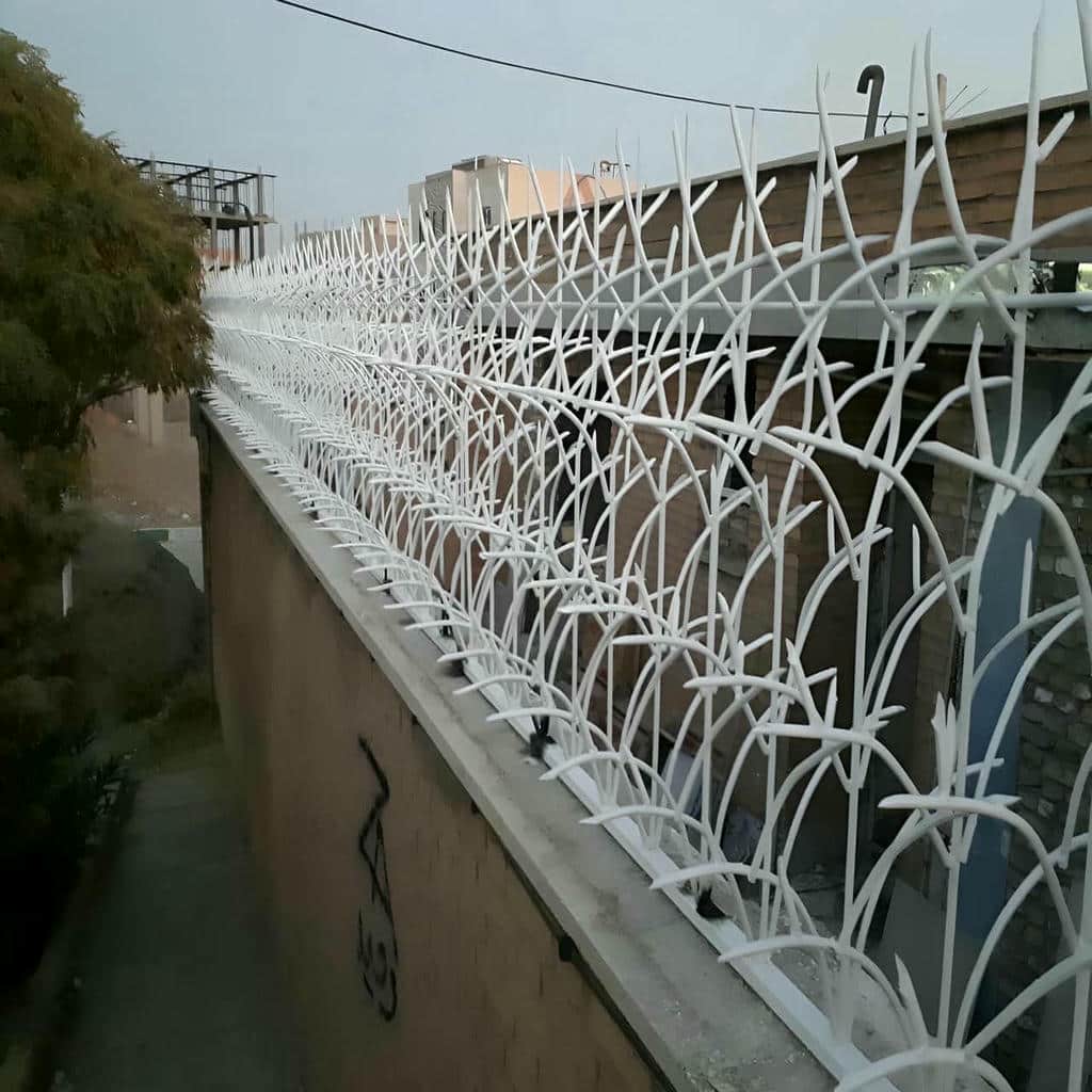 نرده حفاظ دیوار با پوشش رنگ یکنواخت
