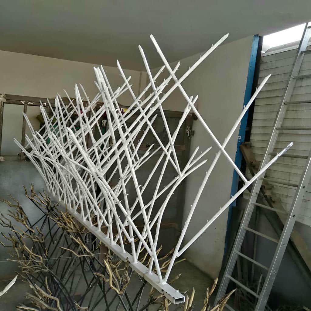 نرده حفاظ دیوار با طرح هماهنگ نما