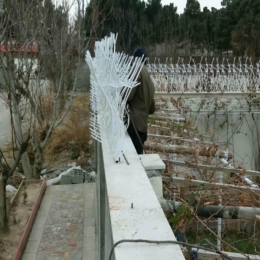 نرده دیوار آهنی هماهنگ با نمای ساختمان