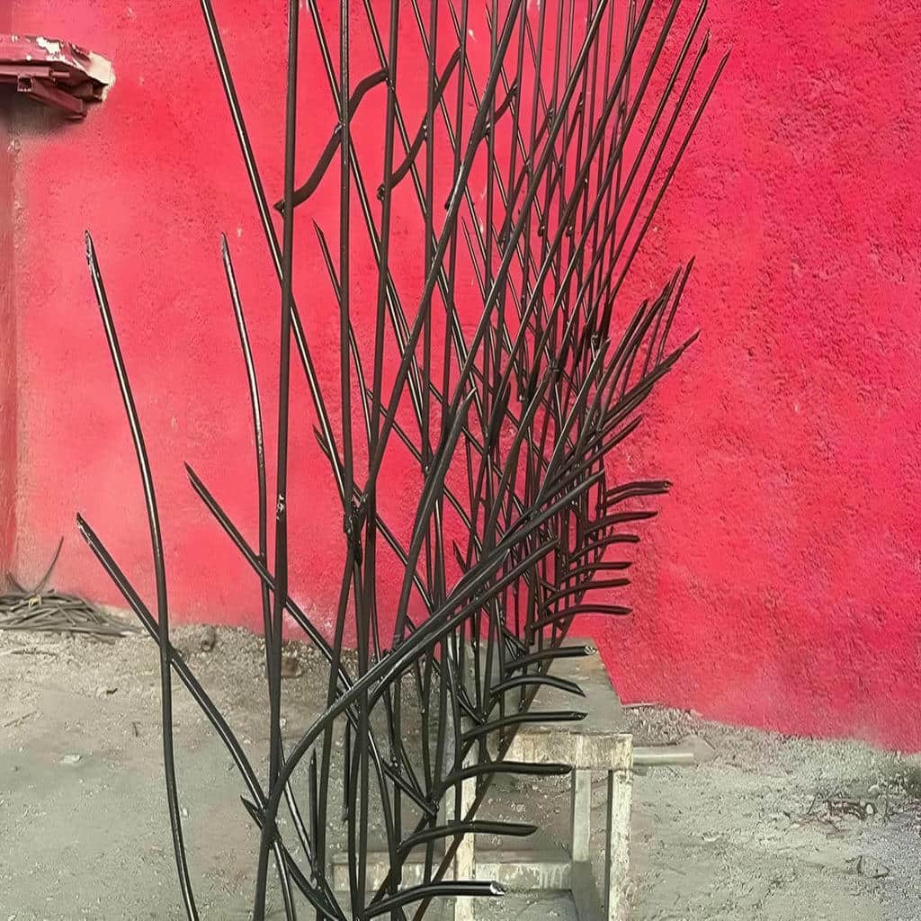 نرده حفاظ دیوار با رنگ ضدزنگ فضای باز