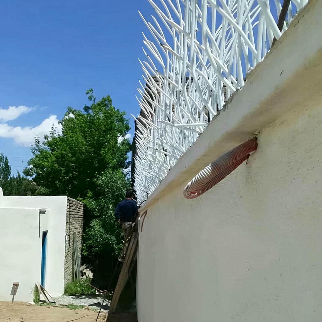 نرده حفاظ دیوار با طرح هماهنگ نما