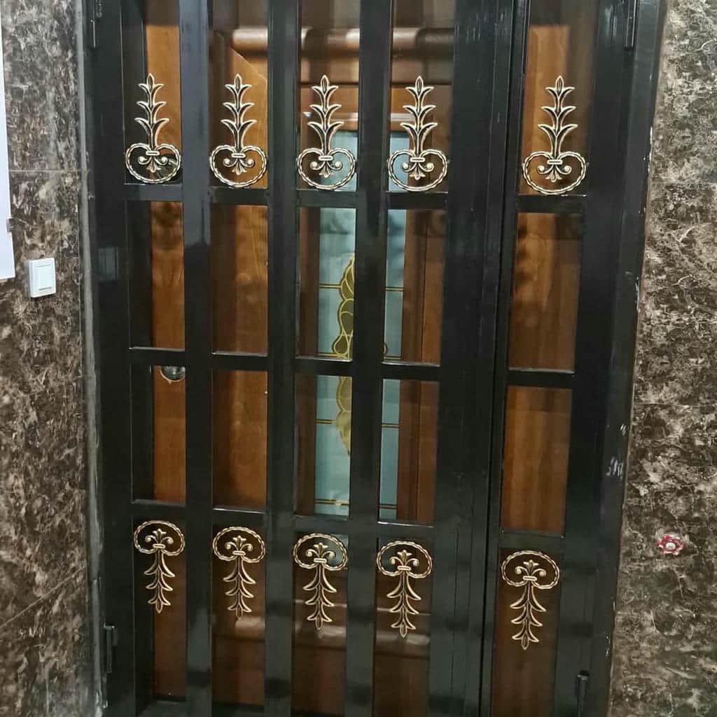 انواع مدل حفاظ درب آپارتمان برای انتخاب متنوع