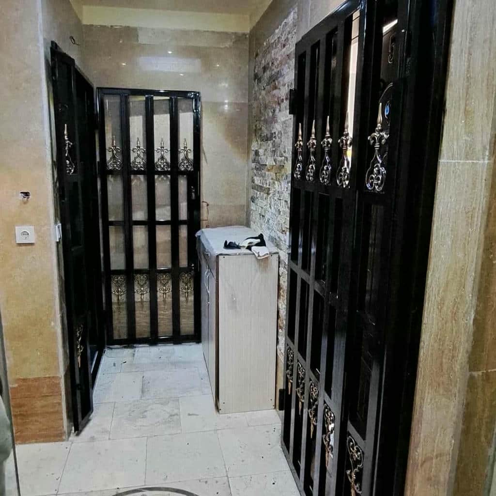 حفاظ درب آپارتمان با طرح لوزی ریز