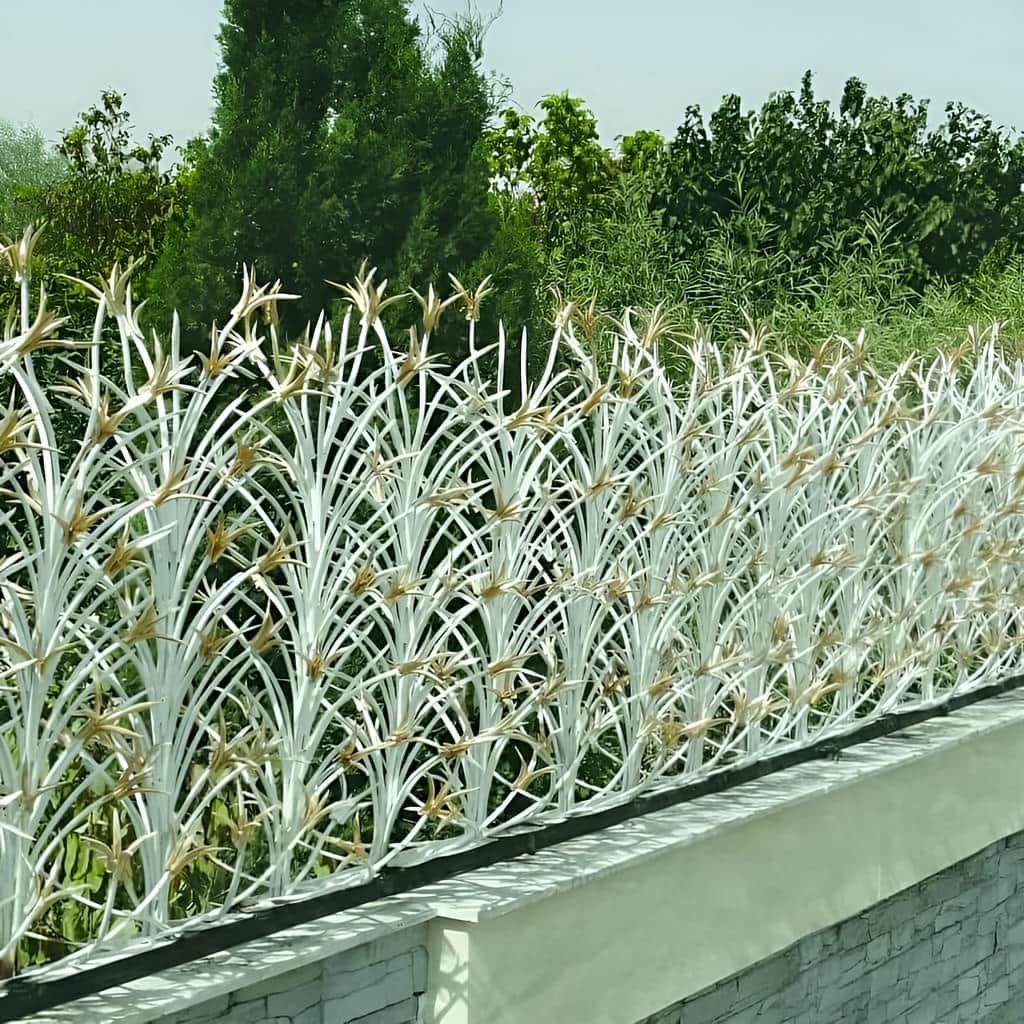 نرده دیوار لیلیوم با فرم گل دار لوکس