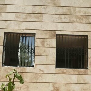 حفاظ پنجره جاگلدانی مخصوص گلدان