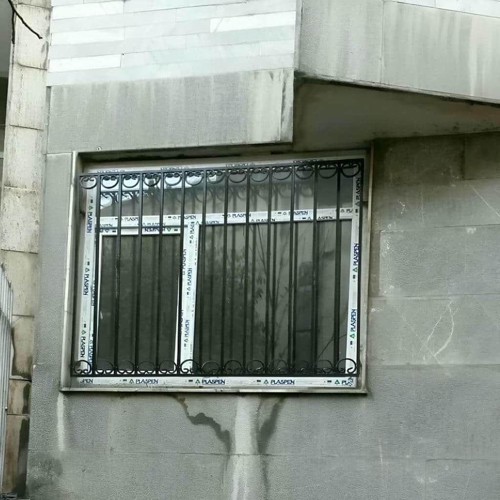 حفاظ پنجره فلزی نرده ای با جوشکاری تمیز