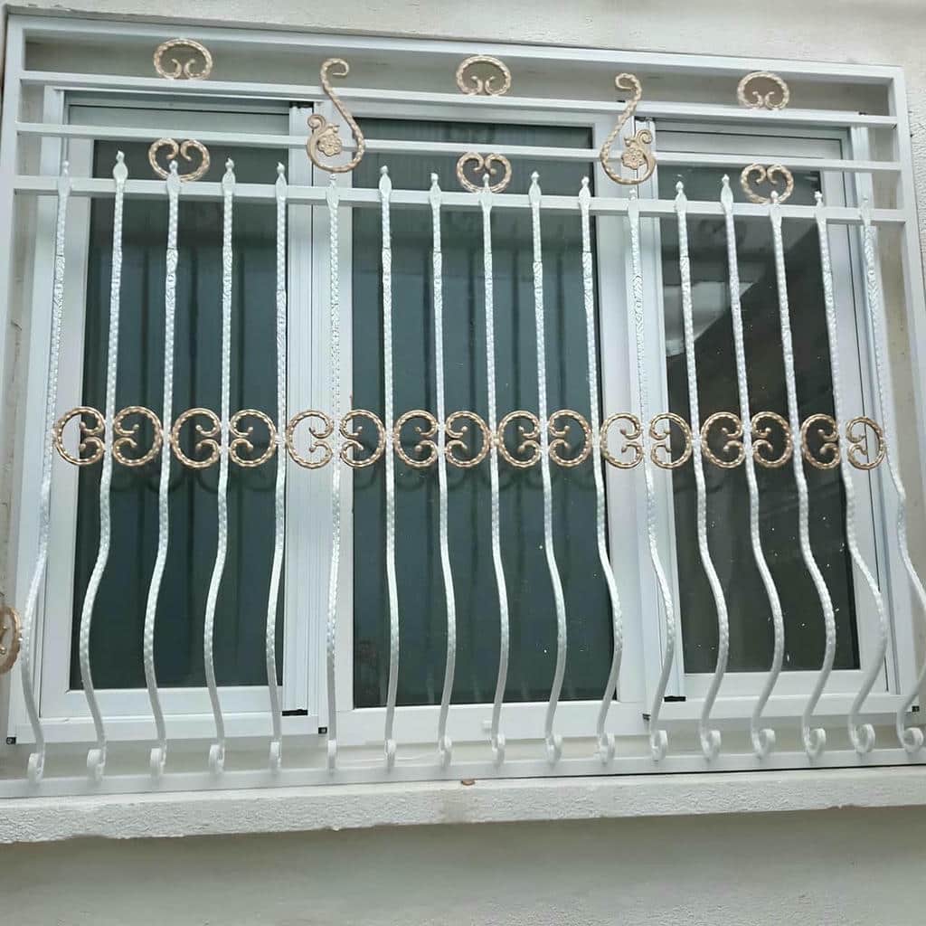 حفاظ پنجره آهنی متحرک با یراق مقاوم حرکتی