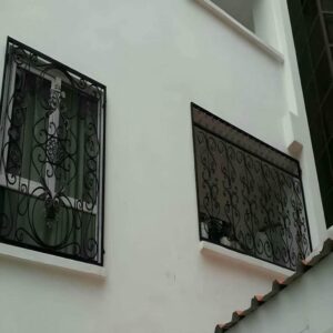 نرده پنجره برای ایمنی و دکوراسیون ساختمان