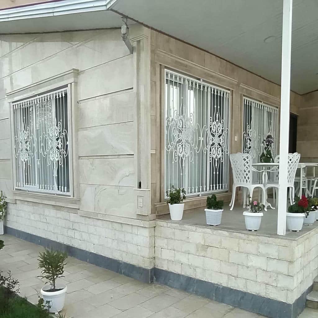 حفاظ پنجره با جوشکاری تمیز روی قطعات تزئینی